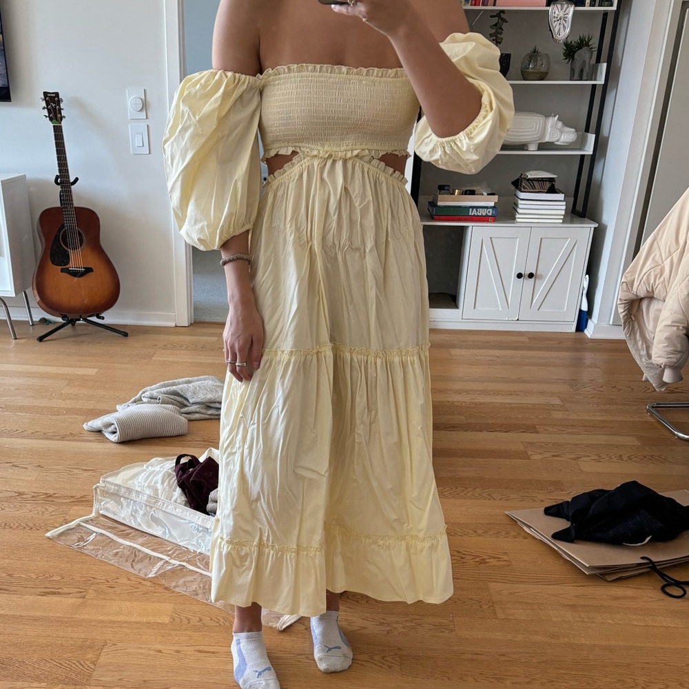 WeWoreWhat Cream Off-Shoulder Midi Dress